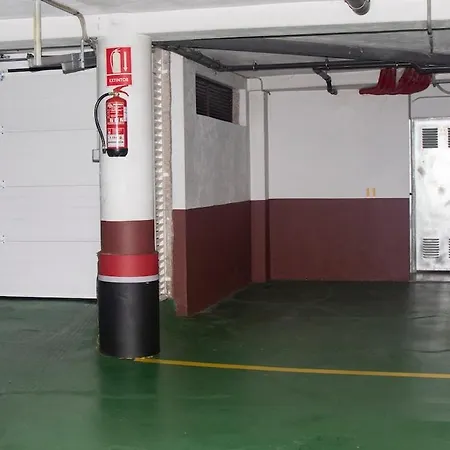 En El Centro, Garaje Privado Y Terraza