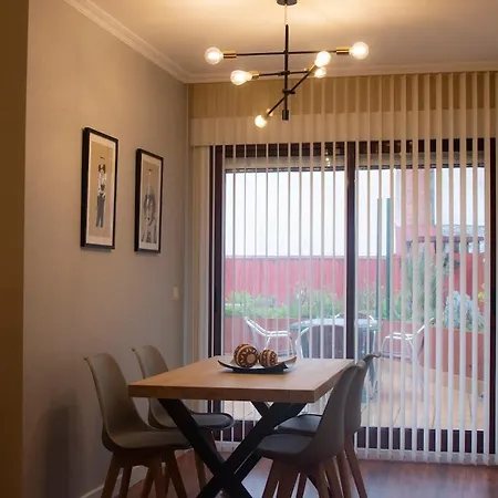 En El Centro, Garaje Privado Y Terraza *