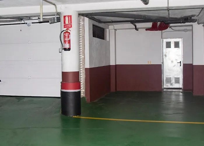 En El Centro, Garaje Privado Y Terraza