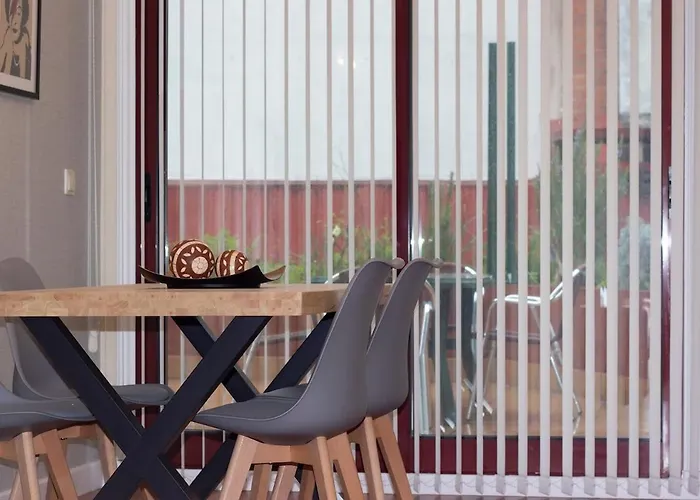 En El Centro, Garaje Privado Y Terraza O Grove