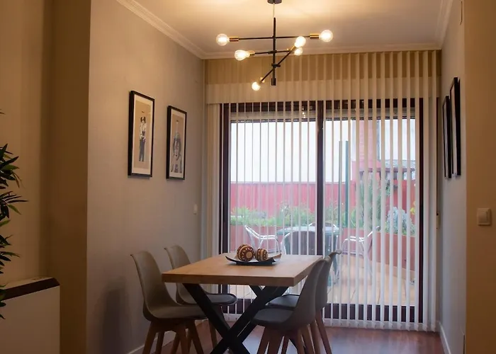 En El Centro, Garaje Privado Y Terraza *